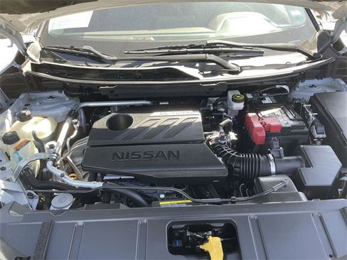 Used 2023 Nissan Rogue SV image 28