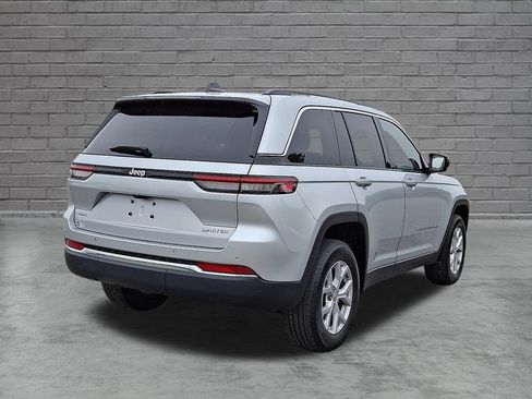 Used 2022 Jeep Grand Cherokee Limited AWD/4WD image 11