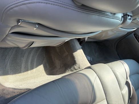 Used 1995 Lincoln Town Car Signature RWD image 27
