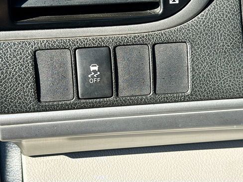 Used 2013 Toyota Camry LE image 11