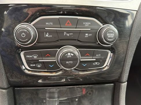 Used 2023 Chrysler 300 Touring L w/ Popular Equipment Group AWD/4WD image 21