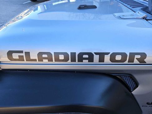 Used 2020 Jeep Gladiator Sport w/ Quick Order Package 24S image 13