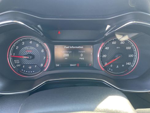 Used 2023 Chevrolet TrailBlazer RS w/ Sun and Liftgate Package FWD image 21