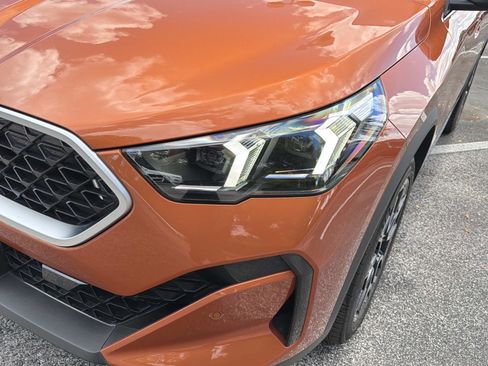Used 2025 BMW X2 xDrive28i AWD/4WD image 10