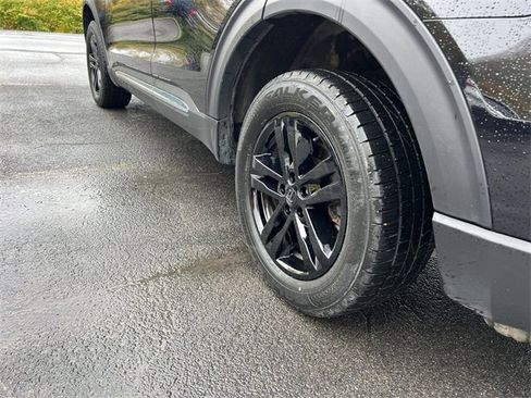 Used 2020 Ford Explorer XLT w/ Comfort Package image 31