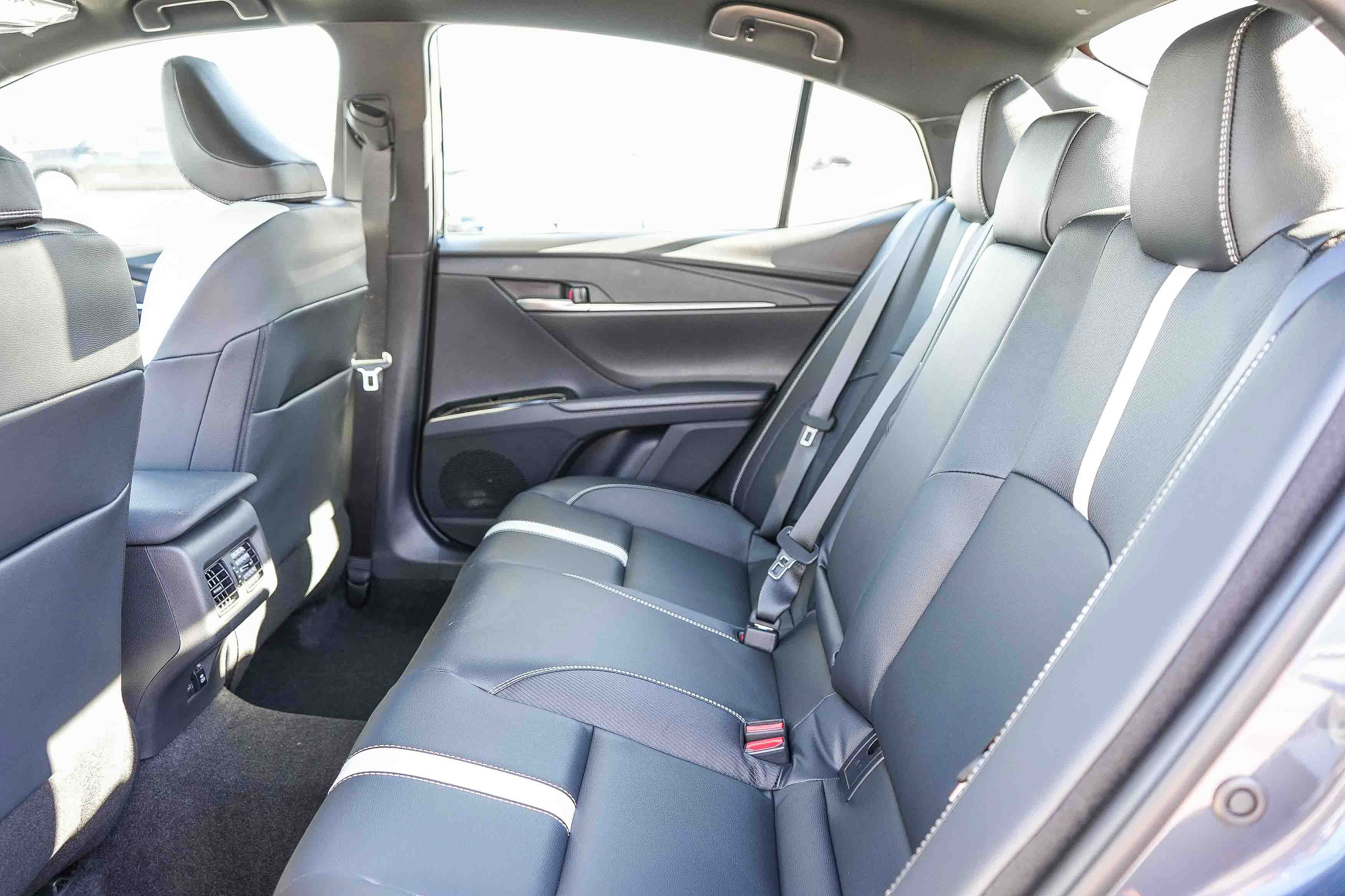 New 2026 Toyota Camry SE FWD image 21