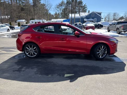 Used 2018 MAZDA MAZDA3 Grand Touring image 6