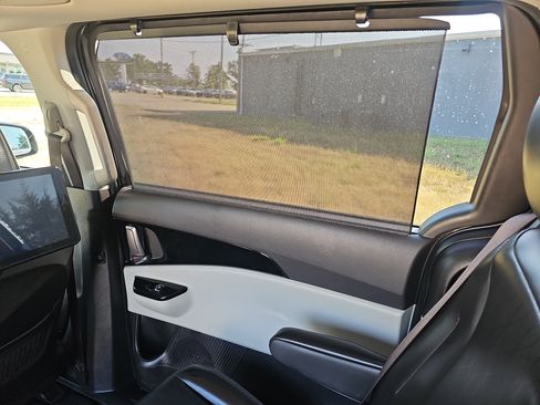 Used 2022 Kia Carnival SX FWD image 21