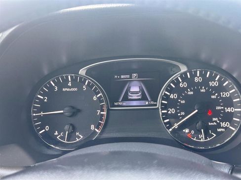 Used 2017 Nissan Pathfinder SV w/ Trailer Tow Package AWD/4WD image 23