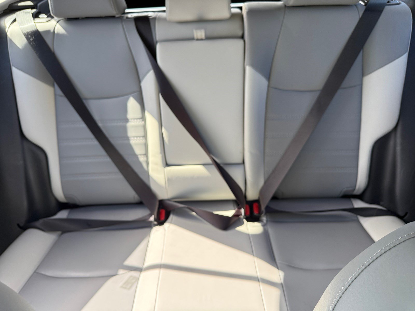 Used 2019 Toyota RAV4 XLE Premium w/ Cold Weather Package AWD/4WD image 18