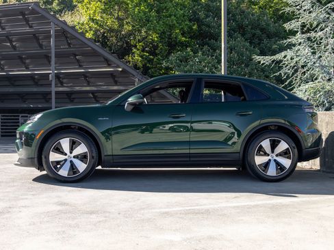Certified 2026 Porsche Macan Electric RWD image 2