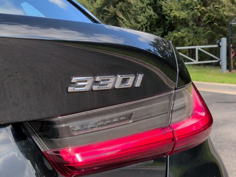Used 2020 BMW 330i Sedan w/ Convenience Package RWD image 11
