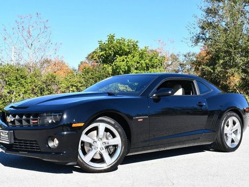 Used 2010 Chevrolet Camaro SS w/ RS Package image 21