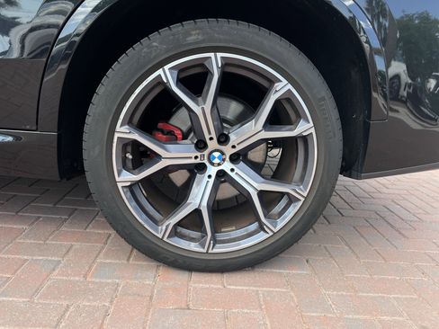 Used 2022 BMW X5 xDrive40i w/ M Sport Package image 13