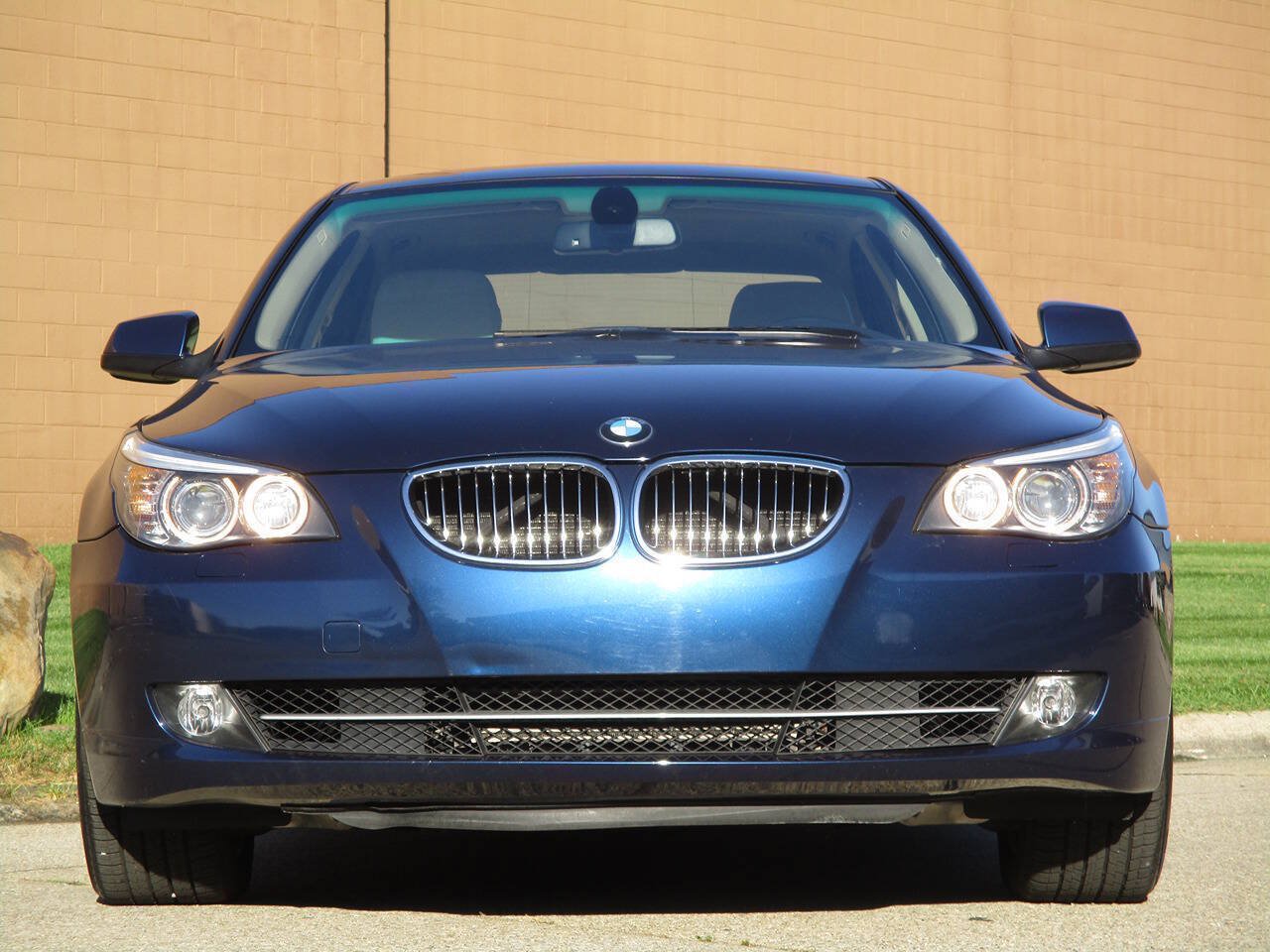 Used 2010 BMW 535i xDrive Sedan AWD/4WD image 2
