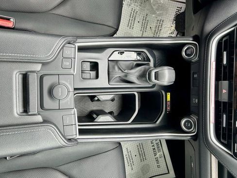 Used 2025 Toyota Grand Highlander FWD image 11