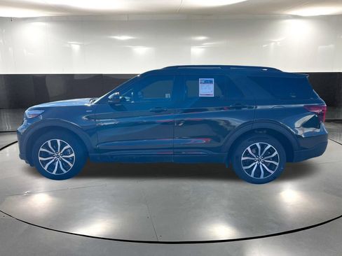 Used 2023 Ford Explorer ST-Line AWD/4WD image 9