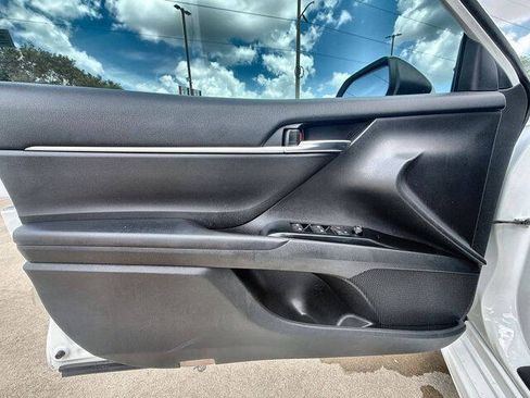 Used 2019 Toyota Camry SE FWD image 20