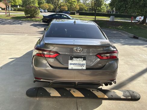 Used 2023 Toyota Camry SE w/ Convenience Package image 9