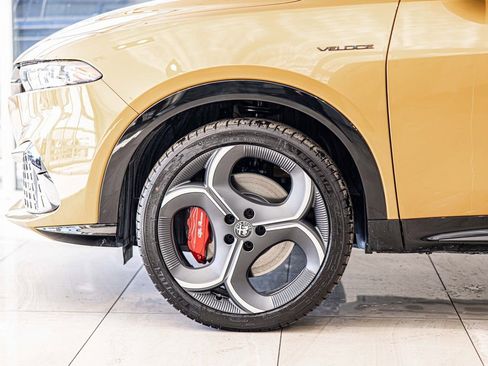 New 2026 Alfa Romeo Tonale Veloce w/ Quick Order Package 23H Volce image 8