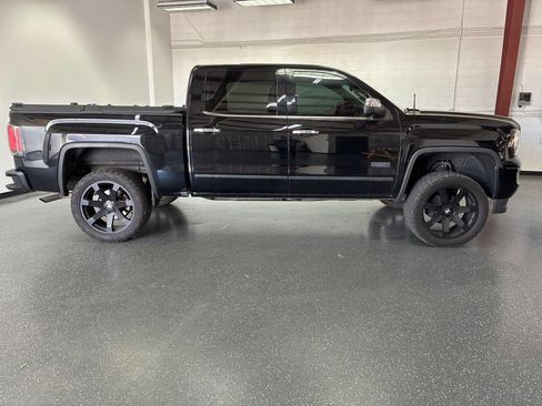 Used 2016 GMC Sierra 1500 SLT w/ All-Terrain Package AWD/4WD image 3