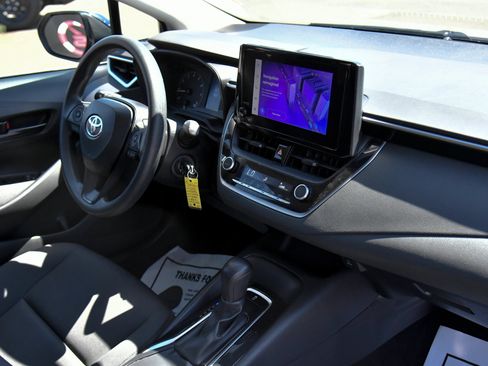 Used 2024 Toyota Corolla LE FWD image 40
