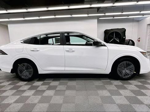 New 2026 Nissan Sentra SV w/ Floor Mat Package FWD image 18