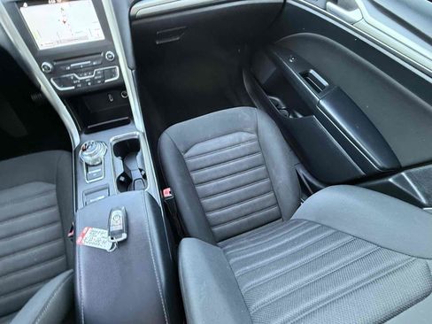 Used 2018 Ford Fusion SE w/ Fusion SE Technology Package FWD image 57