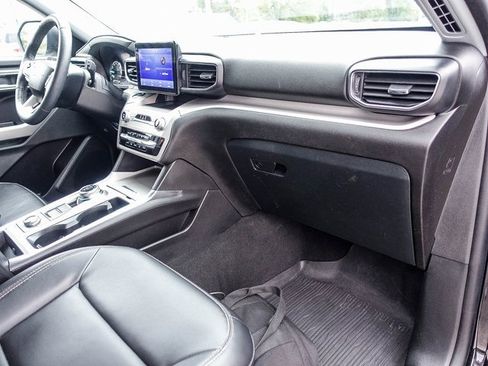 Used 2023 Ford Explorer XLT w/ Equipment Group 202A image 5