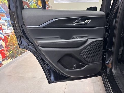 New 2025 Jeep Grand Cherokee Laredo image 35