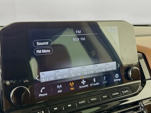 Used 2023 Nissan Pathfinder Platinum image 17