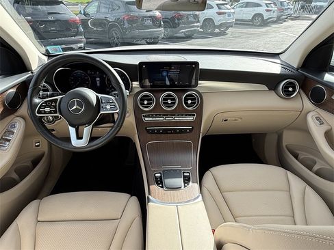 Certified 2022 Mercedes-Benz GLC 300 4MATIC image 2