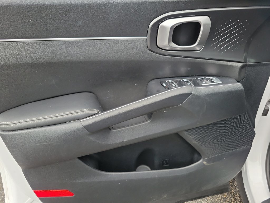 Used 2023 Kia Sorento S w/ Panoramic Sunroof Package FWD image 19