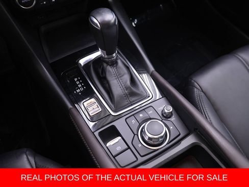Used 2018 MAZDA MAZDA3 Touring FWD image 9