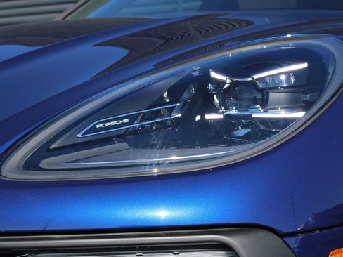 New 2026 Porsche Macan image 12