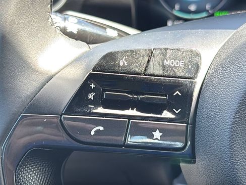 Certified 2025 Hyundai Elantra SEL FWD image 26