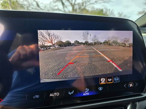 New 2026 Chevrolet Equinox EV LT image 15