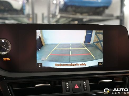 Used 2024 Lexus ES 300h FWD image 23