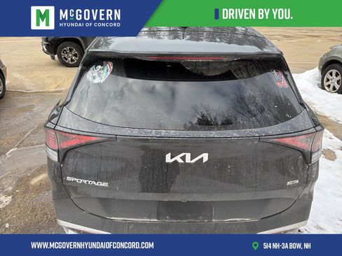 Used 2023 Kia Sportage LX image 3