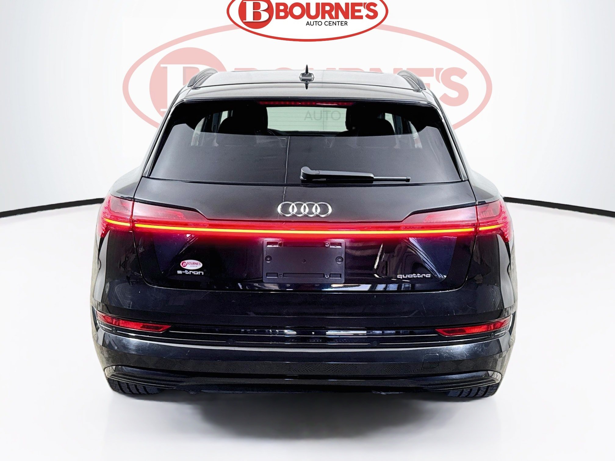 Used 2021 Audi e-tron Premium w/ Convenience Plus Package AWD/4WD image 10