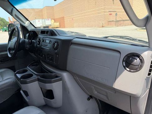Used 2018 Ford E-350 and Econoline 350 Super Duty w/ Power Windows & Locks Group RWD image 14
