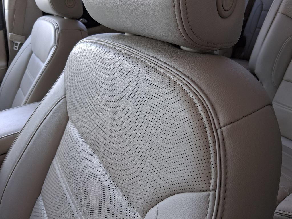 Used 2021 GMC Acadia Denali w/ Denali Technology Package FWD image 18