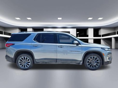 Used 2023 Chevrolet Traverse RS FWD image 6