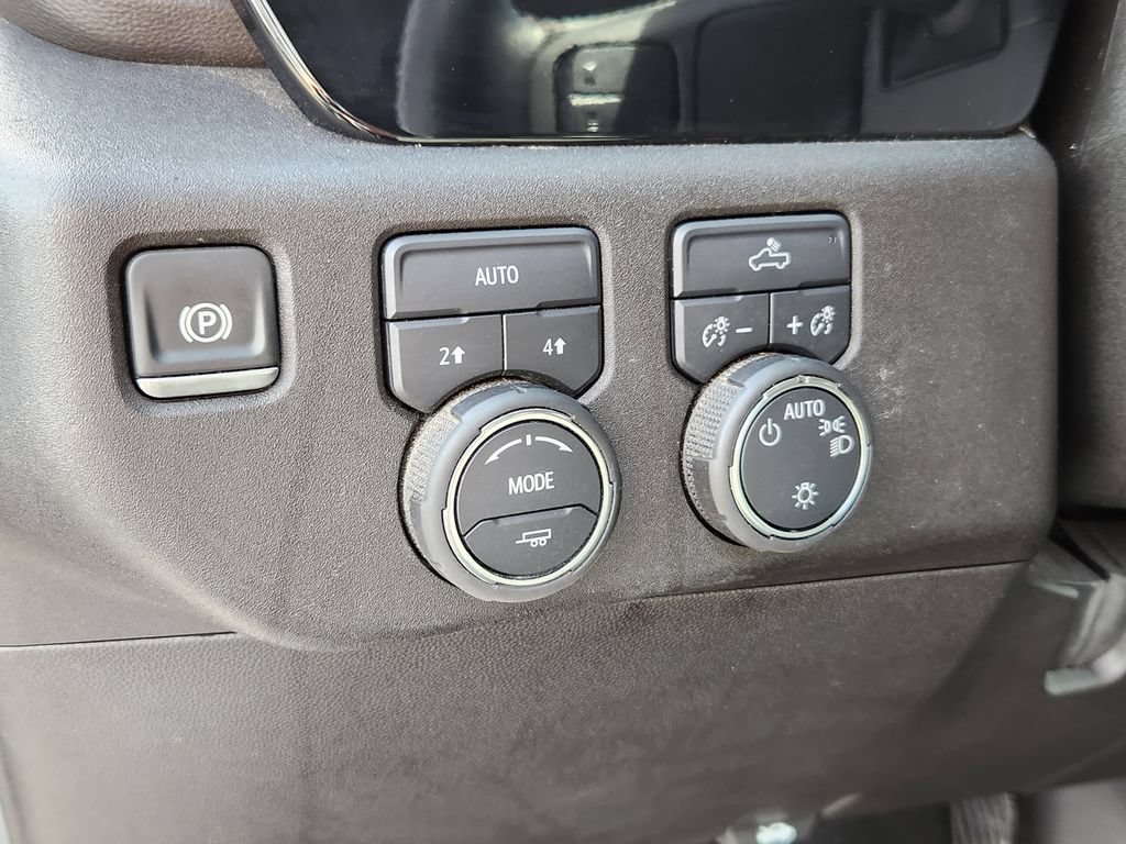 Used 2025 Chevrolet Silverado 1500 LT AWD/4WD image 36