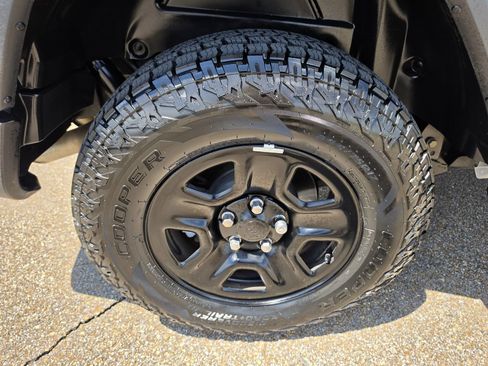 Used 2021 Jeep Wrangler Unlimited Sport AWD/4WD image 32