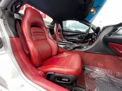 Used 1998 Chevrolet Corvette Convertible w/ Performance Handling Pkg image 11