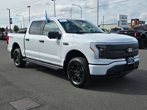 Certified 2025 Ford F150 Lightning XLT AWD/4WD image 4