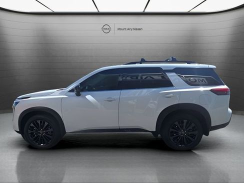 New 2026 Nissan Pathfinder SL w/ SL Premium Package AWD/4WD image 7