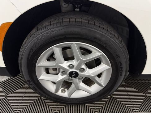 Used 2025 Kia Soul LX w/ LX Technology Package FWD image 12