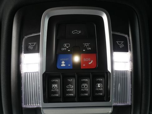 Used 2024 RAM 1500 Laramie AWD/4WD image 28